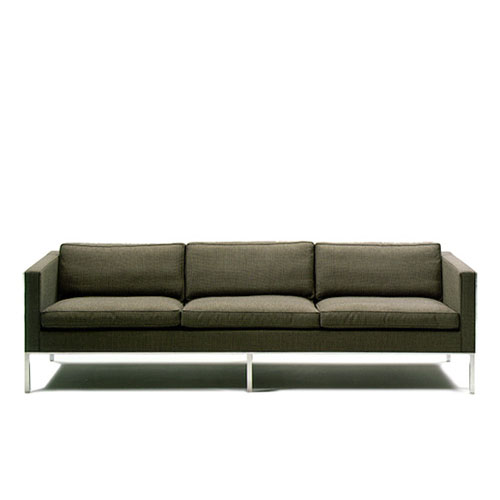 Artifort 905 2.5-Seat 3-Cushion Sofa